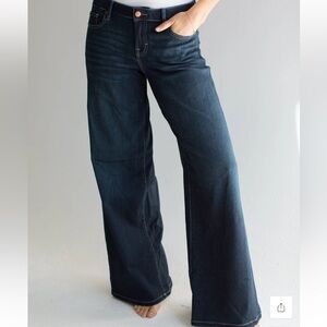 Carly Jean Los Angeles Chelsea Super Wide Jean